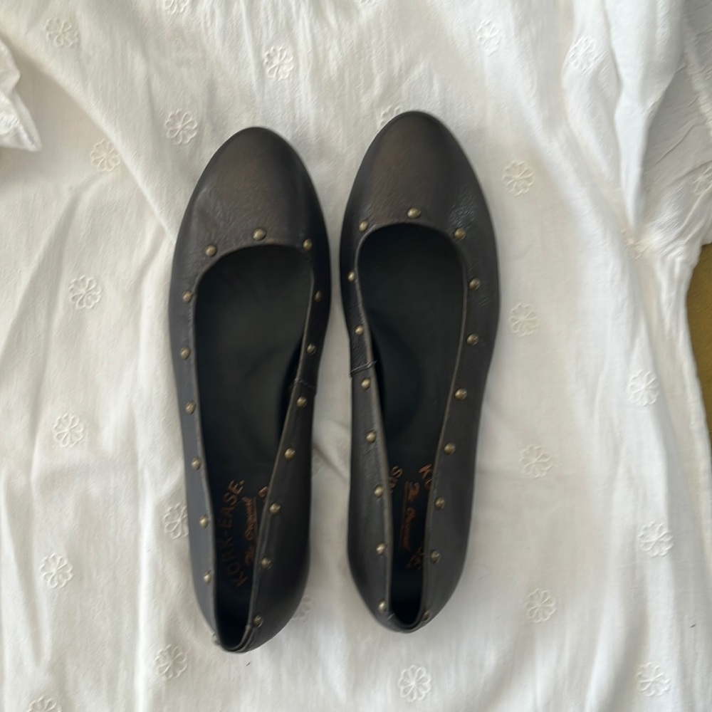 Kork Ease Metallic Black Studded Ballet Flats 6 EUC